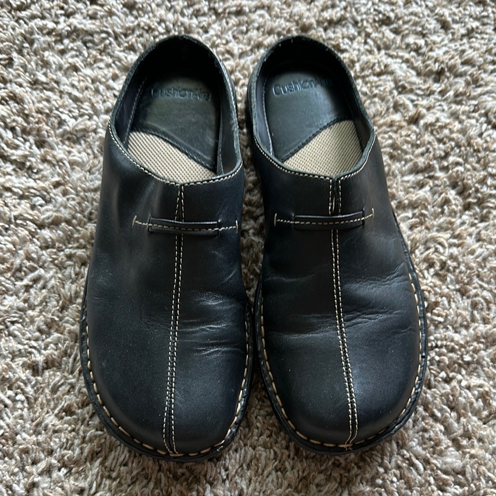 Black Casual Slip-On Loafers with Contrast Stitching